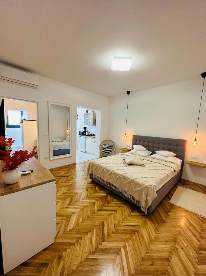 Studio Zara Ровінь Екстер'єр фото
