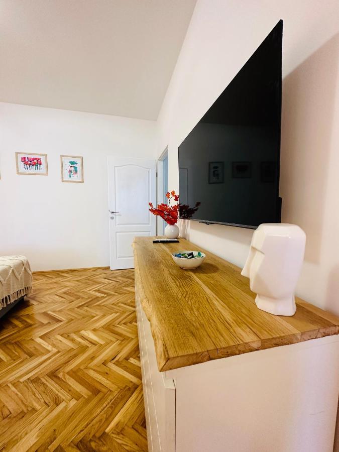 Studio Zara Ровінь Екстер'єр фото